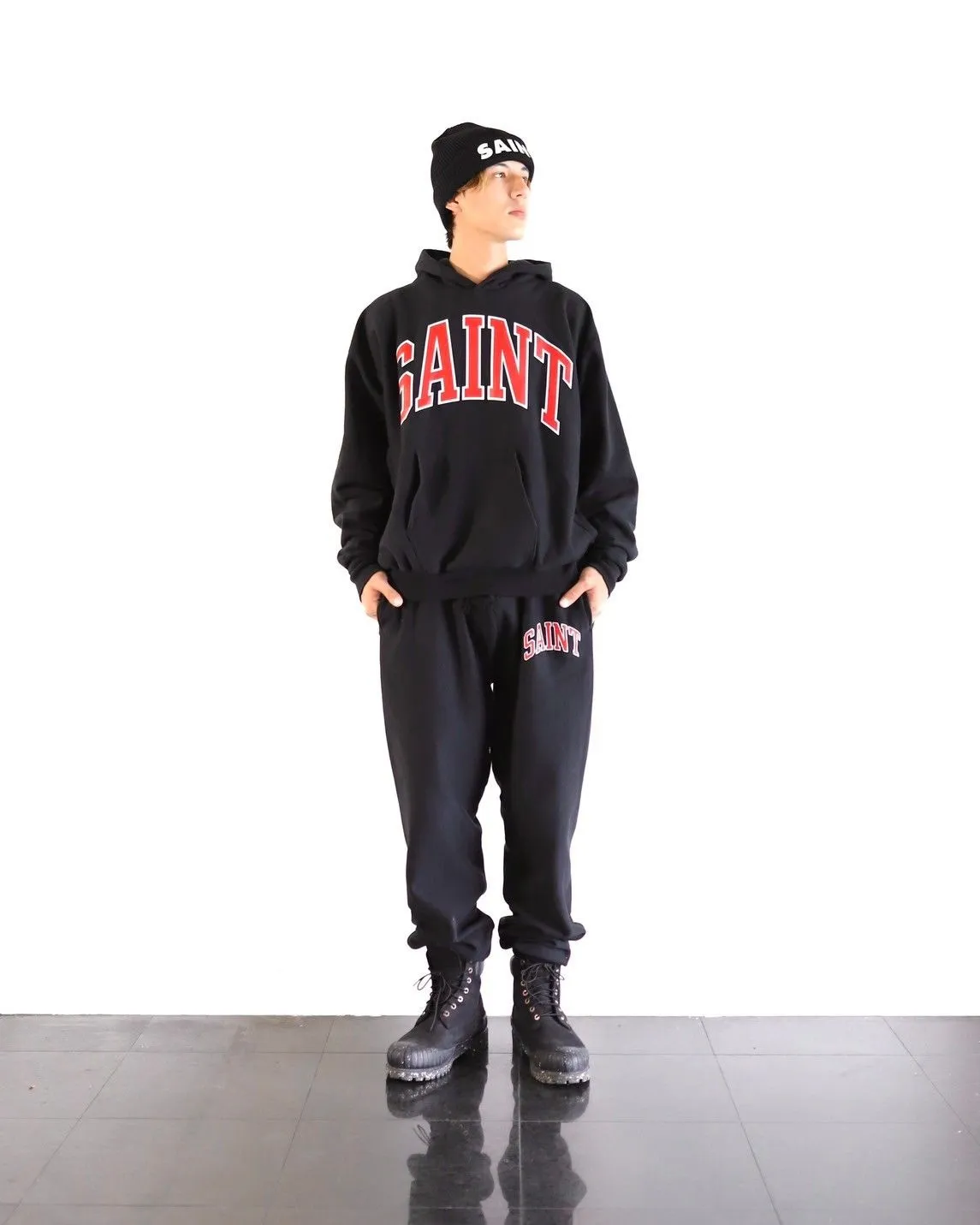 SAINT MICHAEL ARCH SAINT SET PANTS/BLACK The latest SAINT LOGO sweatpants, washed black/gray gray S-XL, custom woven and dyed, black surface and gray bottom fabric, same as the original version, original level straight cracking pulp, original cut and loose fit